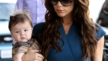 Asa mama, asa fiica! Harper Seven Beckham a fost desemnata ca fiind cel mai stylish copil celebru!