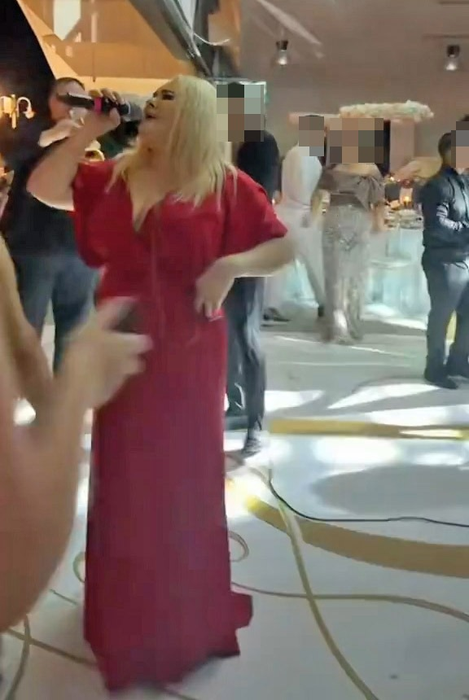 Viorica l-a readus pe Fulgy pe scenă/ sursa: TikTok