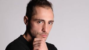Vladimir Drăghia merge cu trotineta la Kanal D, după ce și-a donat premiul de la Exatlon! ”Am greșit, acum plătesc”!