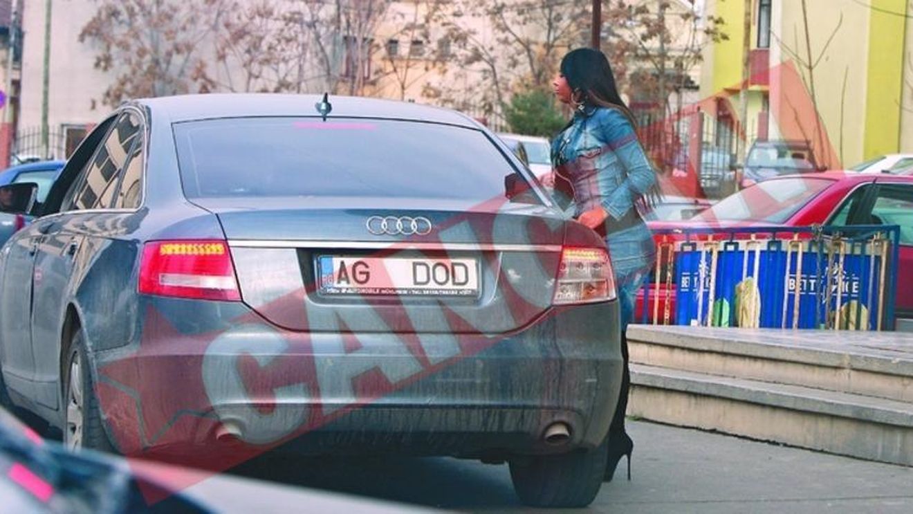 A dus-o la film la salonul VIP