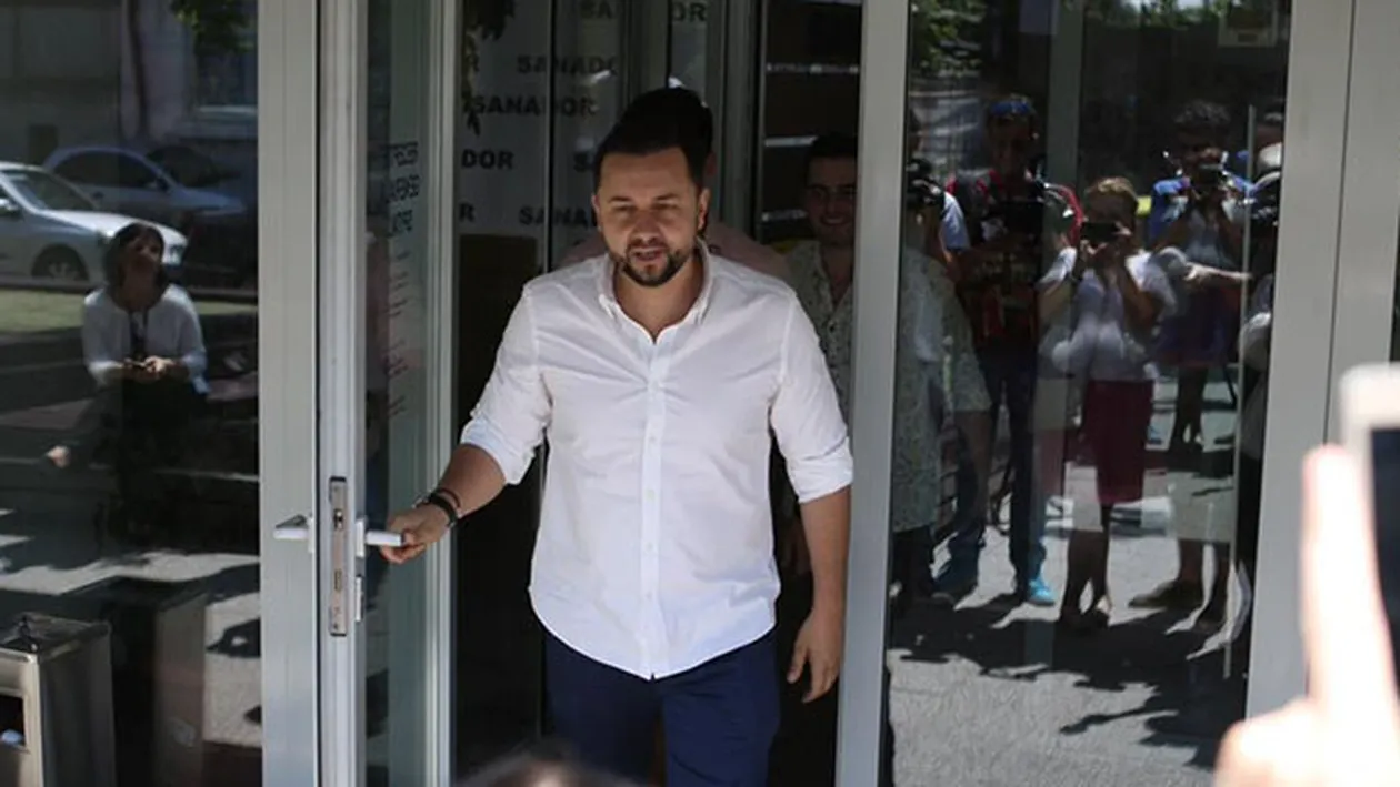 Imaginea de 100.000 de like-uri! Cum a fost surprinsa Andra alaturi de fetita ei!