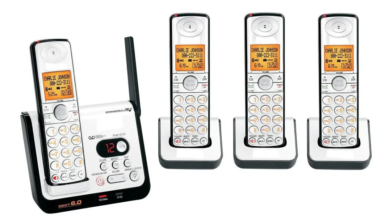 O batrana a lasat fara semnal doua mari companii de telefonie mobila!