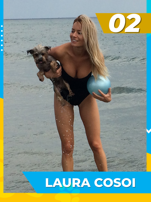 Top 25 dive cu prietenii necuvântători la plajă! Care e cea mai sexoasă dintre Bianca Drăgușanu, Crina Abrudan sau Lora?