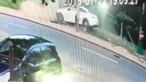 VIDEO. A fost arestat afaceristul din Iași care era să strivească un copil cu bolidul, după ce a consumat alcool în combinație cu Xanax