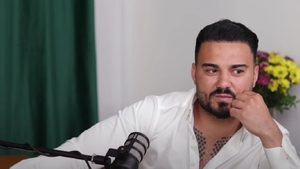 Jador caută mamă pentru copiii lui: "O îmbrac în bani"