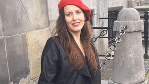 Familia directoarei de la grădiniţă nu a ridicat încă trupul de la spital! Corpul neînsufleţit al femeii ucise de soţ nu a ajuns nici acum la INML