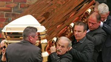Mafiot australian inmormantat in sicriu de aur