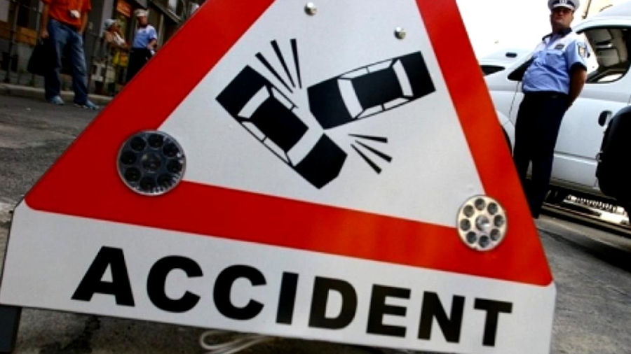 Accident rutier în Iași. Soferițele și-au împărțit pumni și picioare în plină stradă