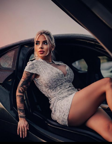 Yanna a lucrat într-o florărie înainte de OnlyFans (Foto: Instagram)