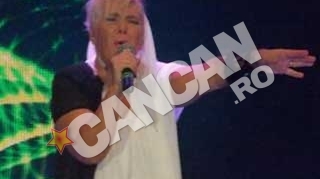 Silvia Dumitrescu, aparitie-soc pe scena Festivalului Mamaia. S-a grabit sa cante, disperata ca ii curgea machiajul- Vezi cum a imitat-o pe castigatoarea Eurovision 2012!