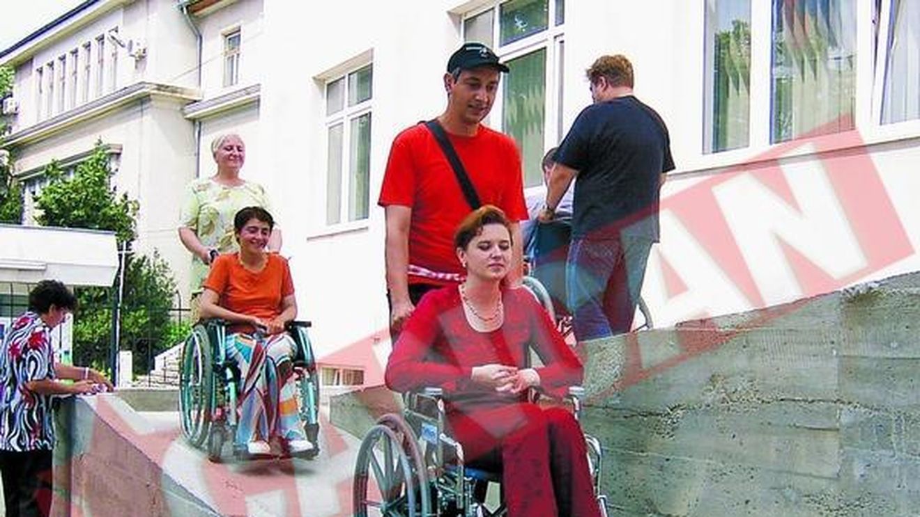 Roberta Anastase, in scaun cu rotile