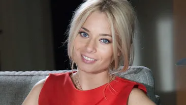 E atat de mic si ii seamana atat de bine, incat ar putea fi copilul ei! Imaginile cu Laura Cosoi care te vor induiosa teribil