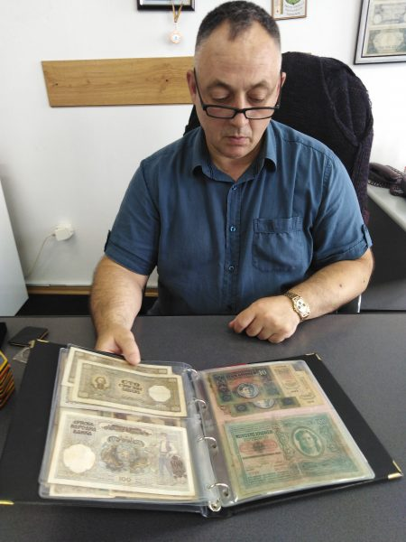 Florin Antonescu e foarte mândru de colecțiile sale