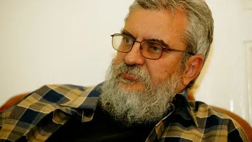 Cea mai „șmecheră” ciorbă care te pune pe picioare după Revelion. Descântecul de mahmureală al lui Radu Anton Roman