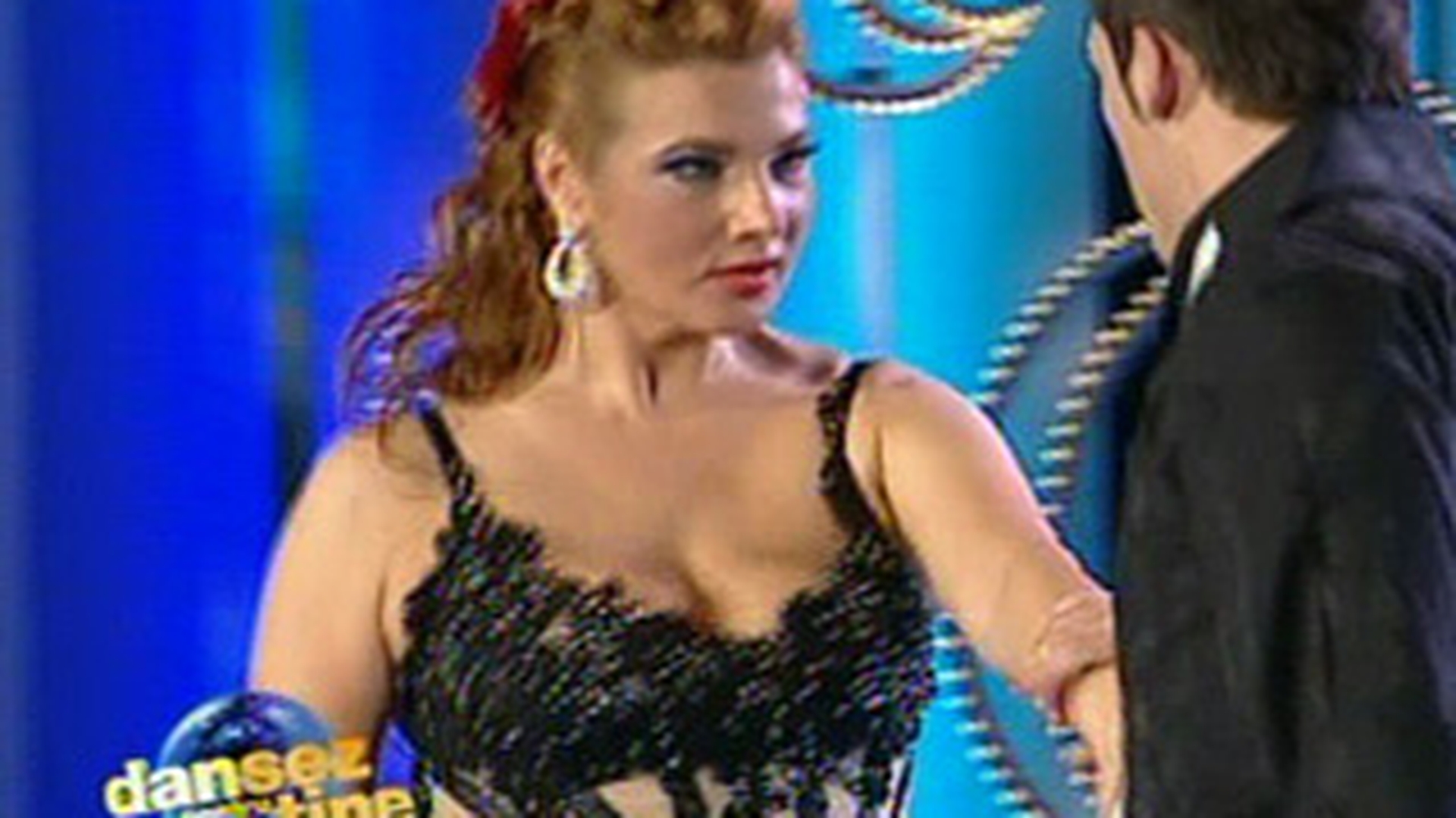 VIDEO Mihaela Borcea a dansat tango cu flori rosii in par! Uite-o cum se misca langa fostul partener al Andreei Balan!