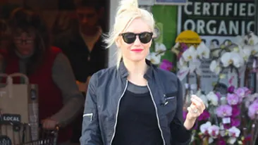 Gwen Stefani si-a tras colanti cu vedere la posterior