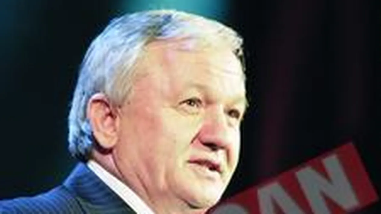 Porumboiu crede ca arbitrii iau spaga in valuta