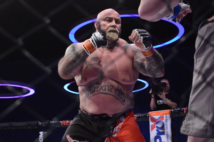 Sandu Lungu, greu de doborât în ring