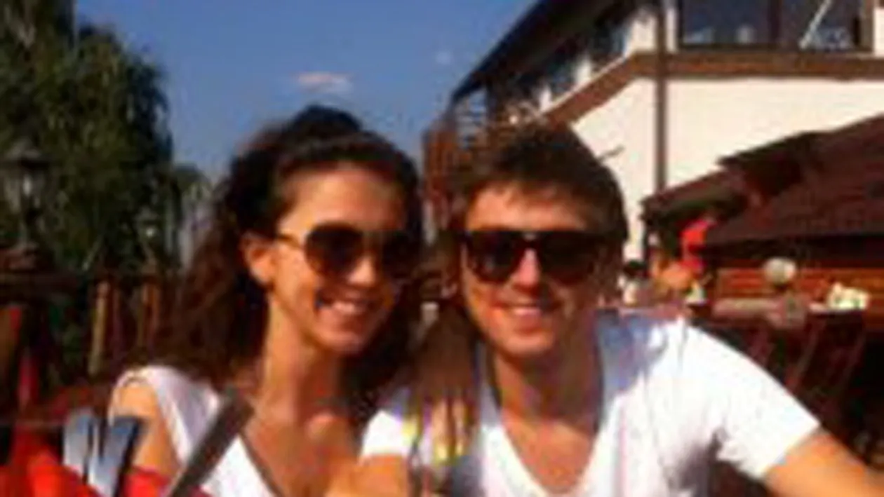 A plimbat-o toata vara, iar ea i-a dat papucii la sfarsitul sezonului estival! Memelusa l-a parasit din nou pe Turcu jr. Vezi motivul pentru care s-au despartit iar