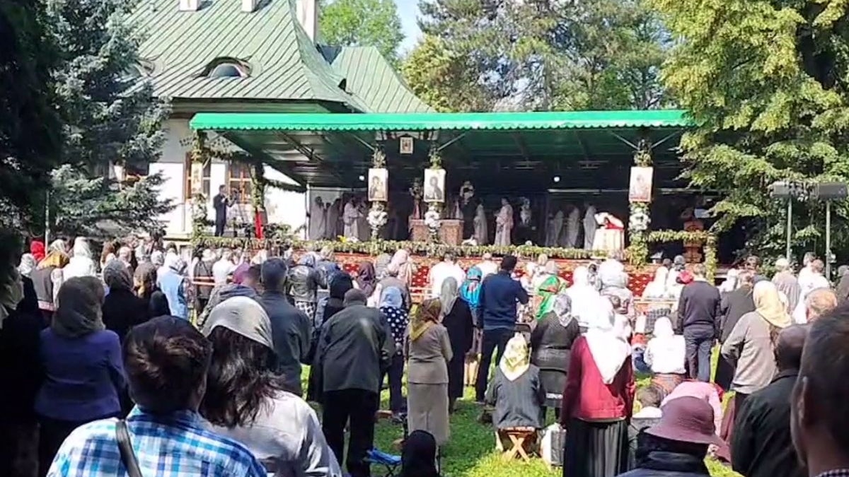 Ce spune ministrul Sănătății despre nerespectarea distanțării sociale la pelerinajul de la Suceava