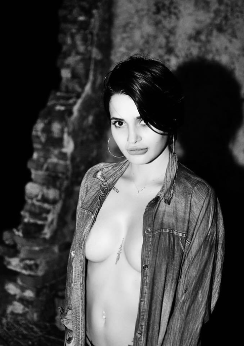 Diana obişnuieşte să publice imagini sexy cu ea pe reţelele de socializare