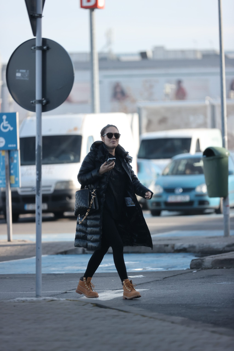 Corina Caciuc, iubita lui Reghe, a dat-o și ea în judecată pe Prodanca