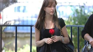 A scăpat de problemele financiare şi a mers la cumpărături! IMAGINI EXCLUSIVE cu LIDIA după aproape şapte luni de la moartea lui VADIM