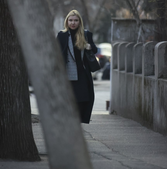 Karina, o prezență discretă ca întotdeauna (SURSA FOTO: CANCAN.RO)