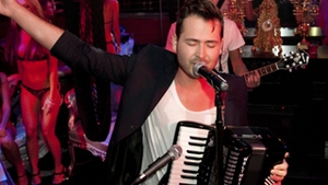 Edward Maya a dat startul la distractie