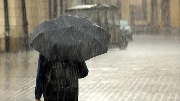 Cod portocaliu de ploi în România! Anunț ANM de ultimă oră: care sunt zonele afectate