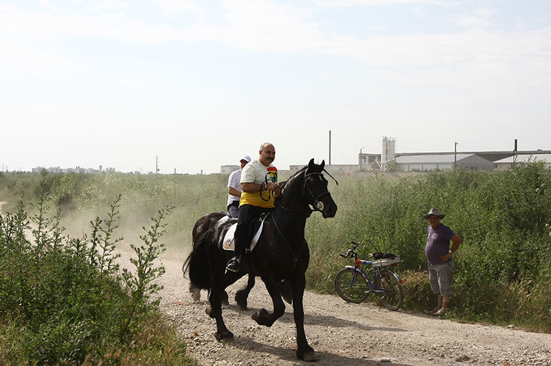 Nuţu adoră să călărească în timpul liber