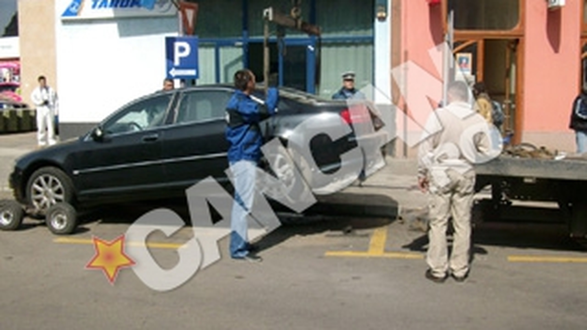 Proprietarii masinii care a explodat la Oradea spun ca nu aveau dusmani si nu stiu cine a montat bomba