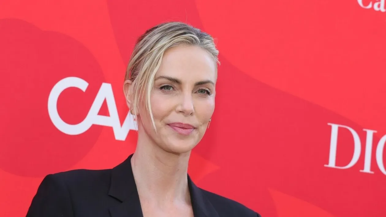 Ce s-a întâmplat în noaptea în care mama lui Charlize Theron și-a împușcat mortal soțul. Actrița a fost martoră
