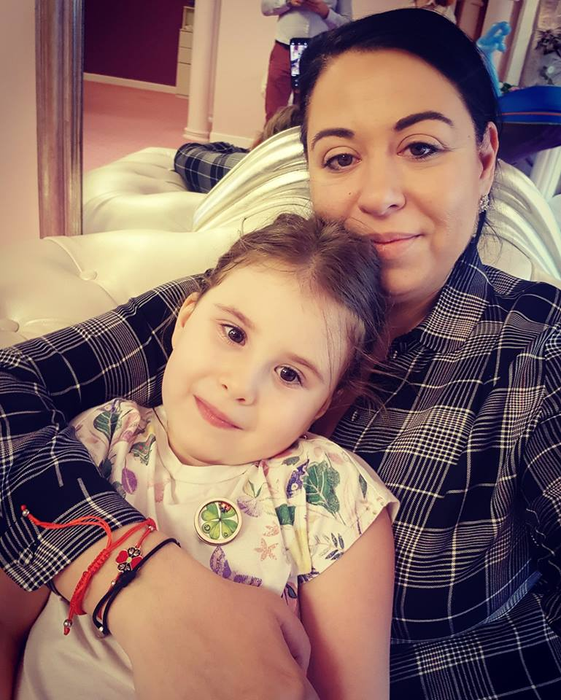 Oana Roman, la spital cu fetița ei: ”Sperăm că totul o să fie bine...”