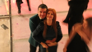 Erau saraci cand s-au luat, dar acum stau in cluburi de fite pana dimineata! Vezi cum isi rasfata Adi de la Valcea sotia