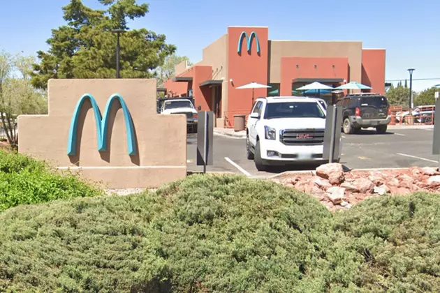 Singurul restaurant McDonald’s din lume cu logo turcoaz. De ce locația a renunțat la galben