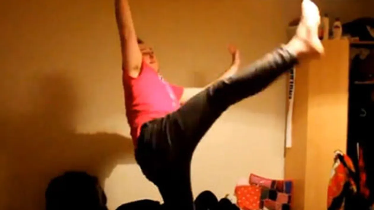 VIDEO USTURĂTOR S-a crezut cocoş, dar a dat cu bâta-n baltă! Sau cu piciorul unde nu trebuia!