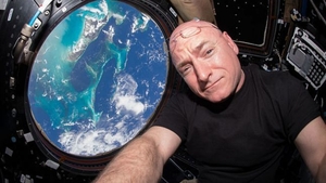 Cum arată astronautul care a petrecut aproape un an în spaţiu! Ce efecte a avut expunerea prelungită la gravitaţie zero asupra corpului său
