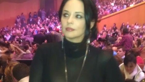 Andreea Marin, aparitie inedita la concertul lui Banica! Zana a purtat o bluza transparenta care i-a lasat sanii la vedere