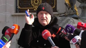 Gigi Becali este văzut pe Muntele Athos ca Ștefan cel Mare. Câți bani a investit latifundiarul din Pipera în chiliile românești de acolo