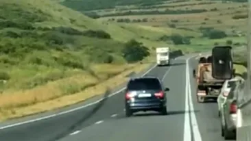 Un șofer din Botoșani a văzut o mașină haotică în trafic și a sunat la Poliție. Cine era la volan, de fapt