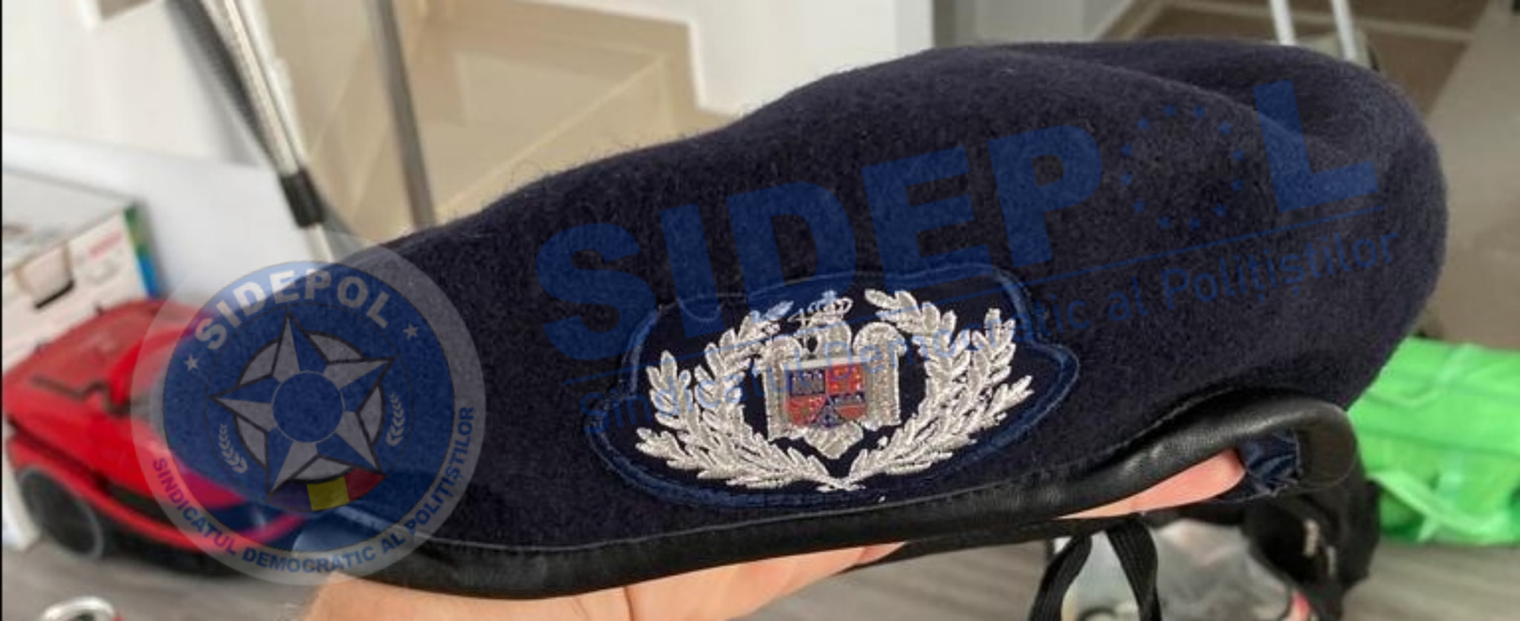 Sindicaliștii din poliție sunt revoltați de uniformele pe care le-au primit. Sursă foto: Facebook Sidepol