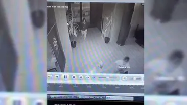 Imagini cutremurătoare la Timișoara! O mamă și-a trântit bebelușul de pământ VIDEO