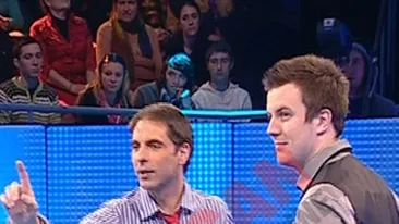 Un englez se pune cu blondele lui Negru