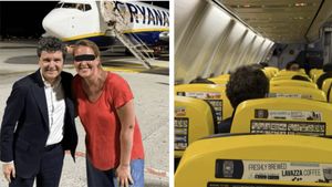 Imagini surprinzătoare cu Nicușor Dan, într-un avion low-cost. Cine îl însoțea pe președintele României