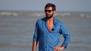 Surpriză! Ce studii are, de fapt, Radu Vâlcan. Nu ți-ai fi imaginat asta despre prezentatorul show-ului Insula Iubirii de la Antena 1