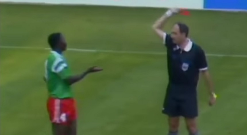 VIDEO / A murit fotbalistul care a făcut cel mai dur fault de la Cupa Mondială! Victimă i-a fost colegul lui Maradona