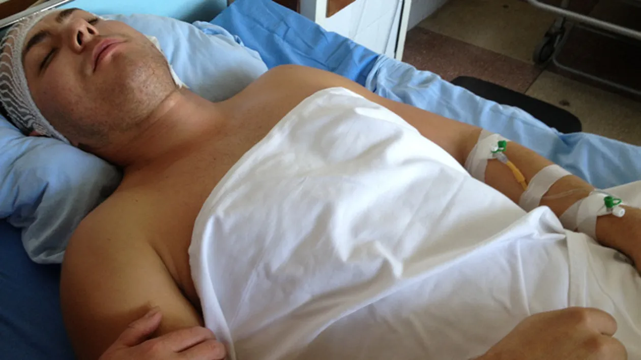 L-au nenorocit pe viata, dar sunt inca in libertate! Baiatul spintecat de interlopi la Slatina va ramane imobilizat pe viata de la piept in jos