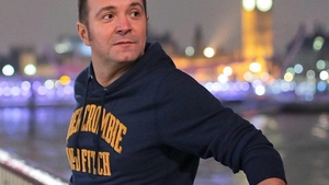 DANIEL BUZDUGAN îşi păstrează simţul umorului în orice situaţie! Cum s-a fotografiat "matinalul"! "Mi se pare..."