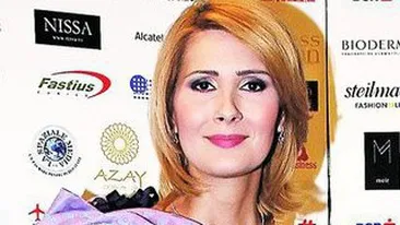 Sandra Stoicescu a devenit mamica?! Jurnalista a adoptat un baietel de trei ani si jumatate!